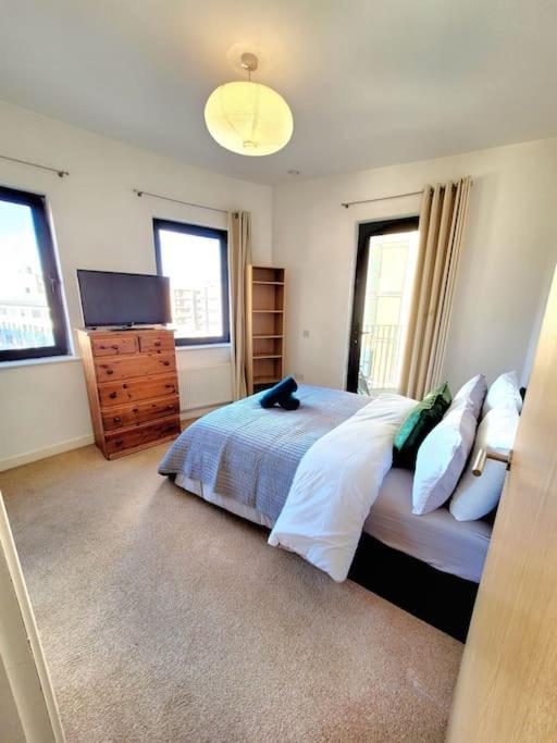 Battersea Power Station Suite Londra Esterno foto