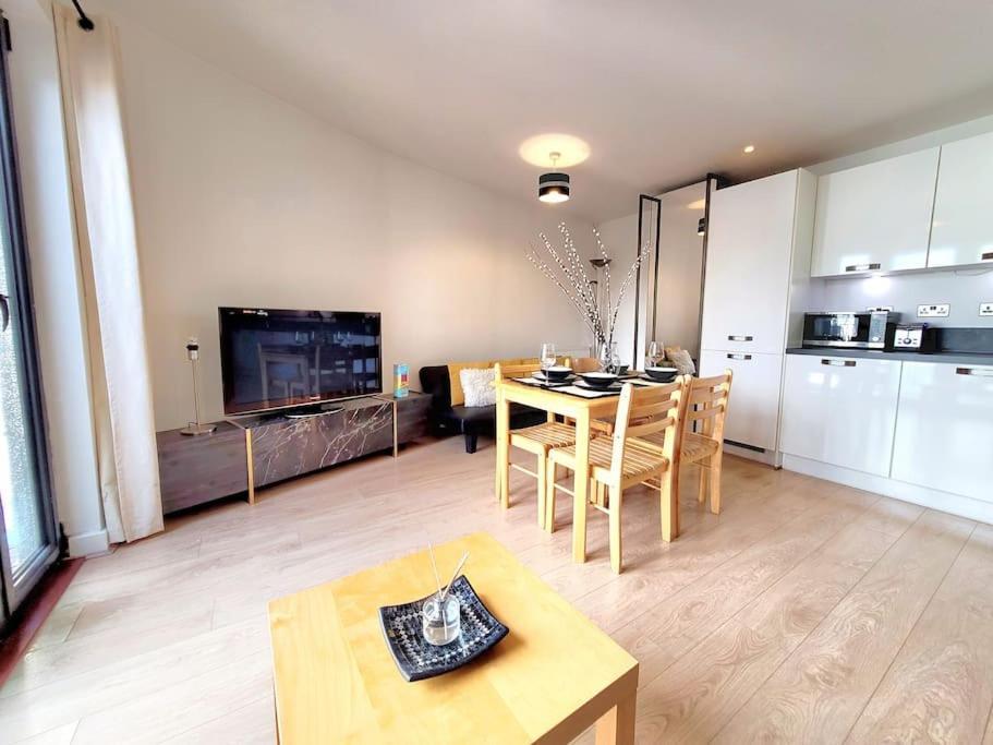 Battersea Power Station Suite Londra Esterno foto
